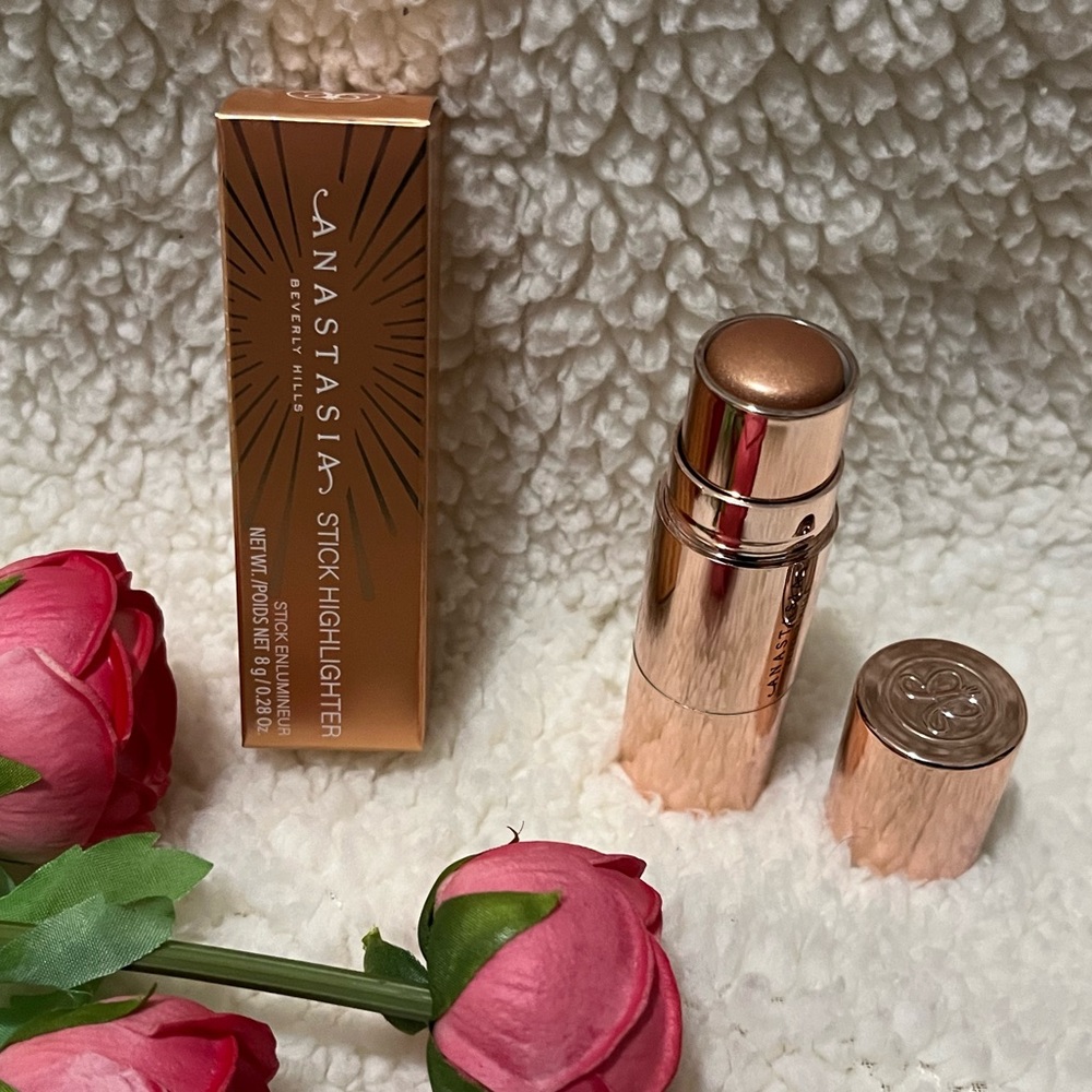 ANASTASIA STICK HIGHLIGHTER HOT SAND NWT!